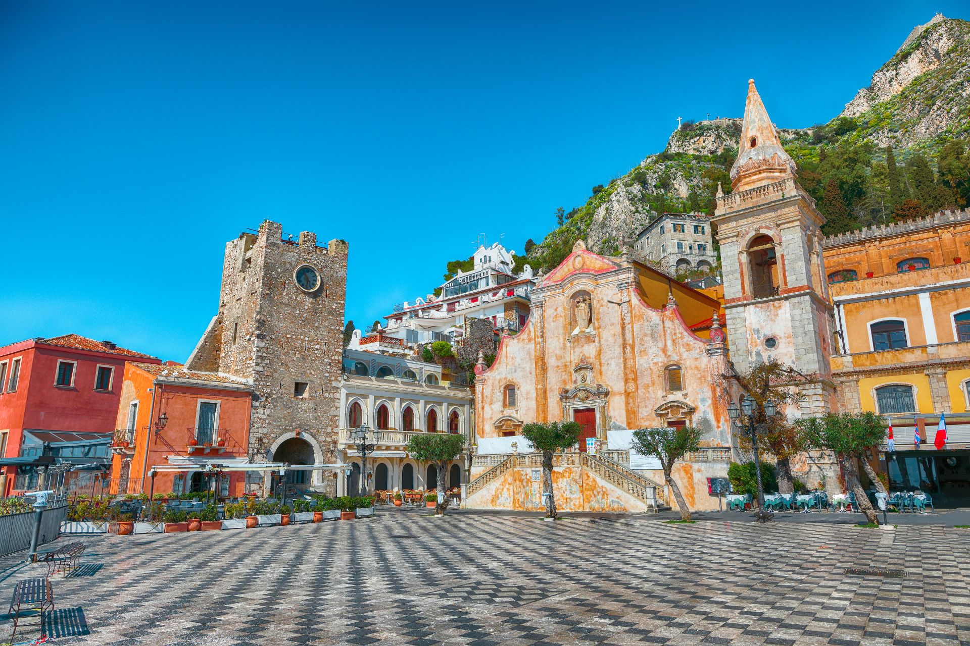Belvedere-of-Taormina-and-San-Giuseppe-church-on-the-square-Piazza-IX-Aprile-in-Taormina.-Sicily-Italy