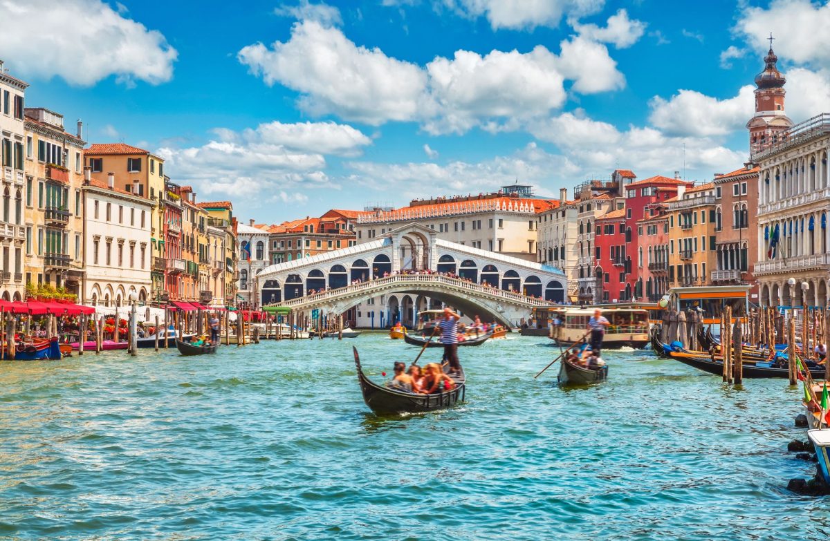 Rialto-Bridge-and-Grant-Canal-Venice-Italy