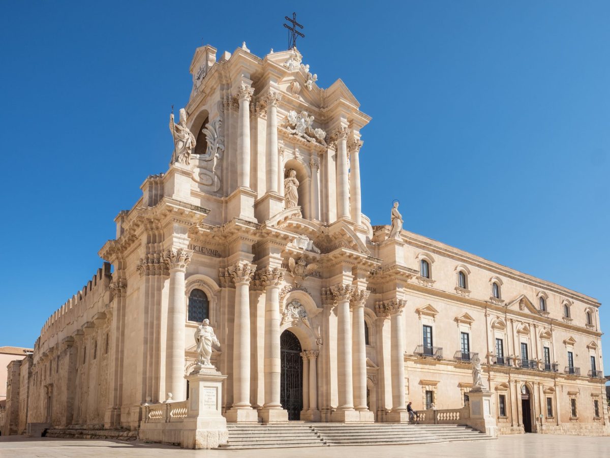 The-Duomo-Cathedral-of-Ortigia-in-Siracusa-.-Ortygia-Syracuse-in-Sicily-Italy