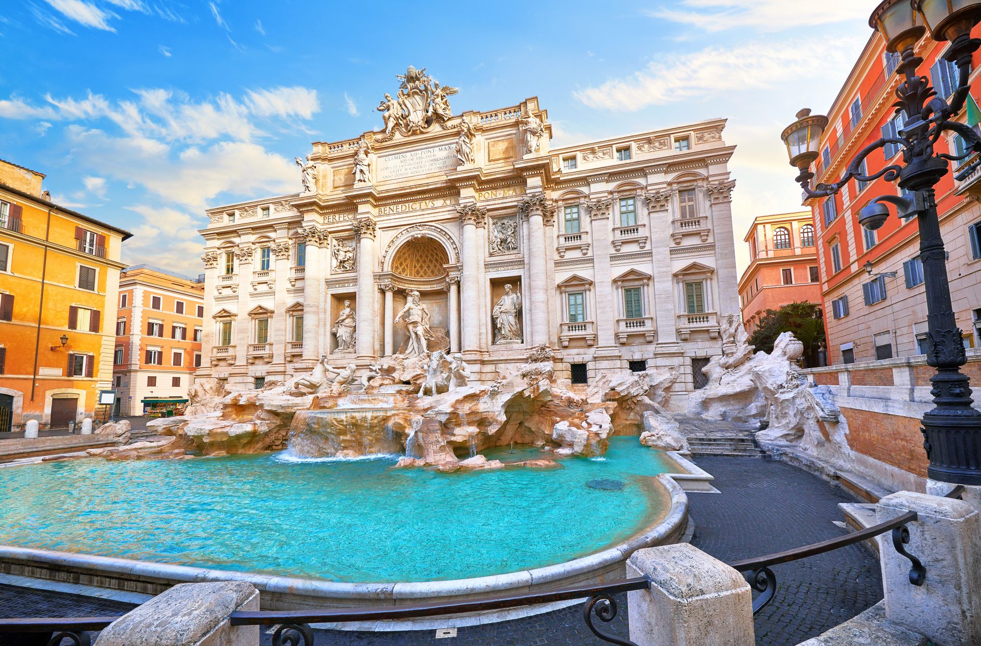 Trevi-Fountain-in-Rome-Italy