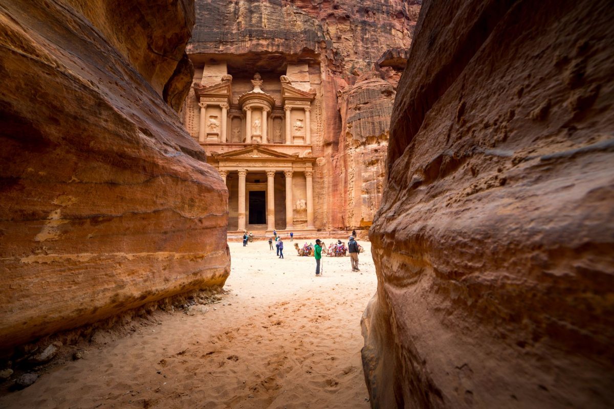 JORDAN-Ancient-temple-in-Petra