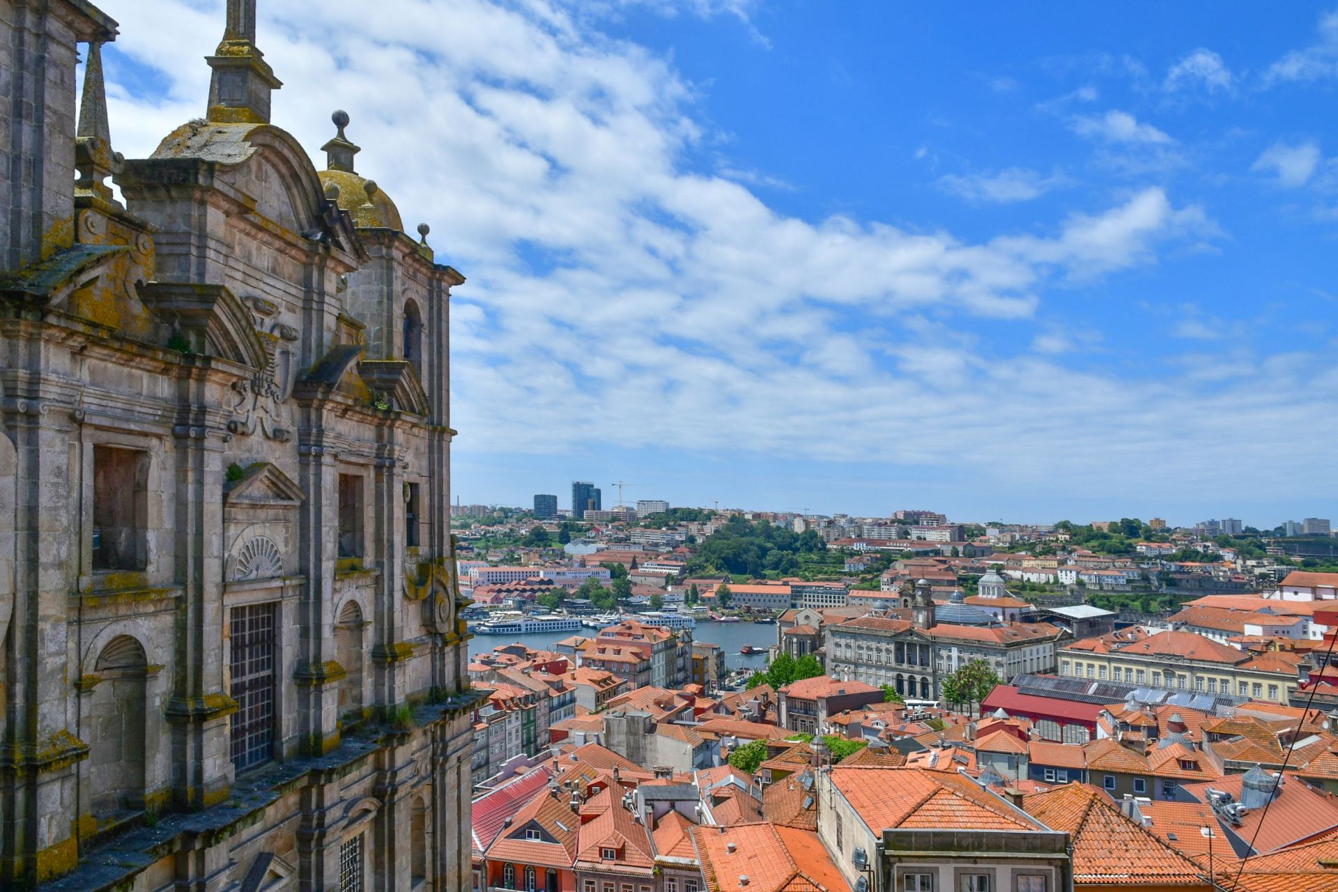Scenic view of Porto, Portugal on a sunny day