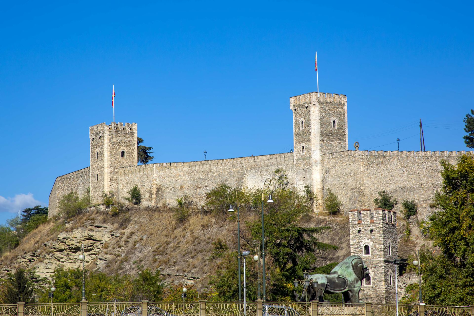 Skopje Fortress or Skopsko Kale is a historic fortress located i